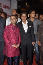 Shahrukh Khan at Yogesh Lakhani_s birthday bash in Lalit Hotel, Mumbai on 25th Sept 2013 (310).JPG